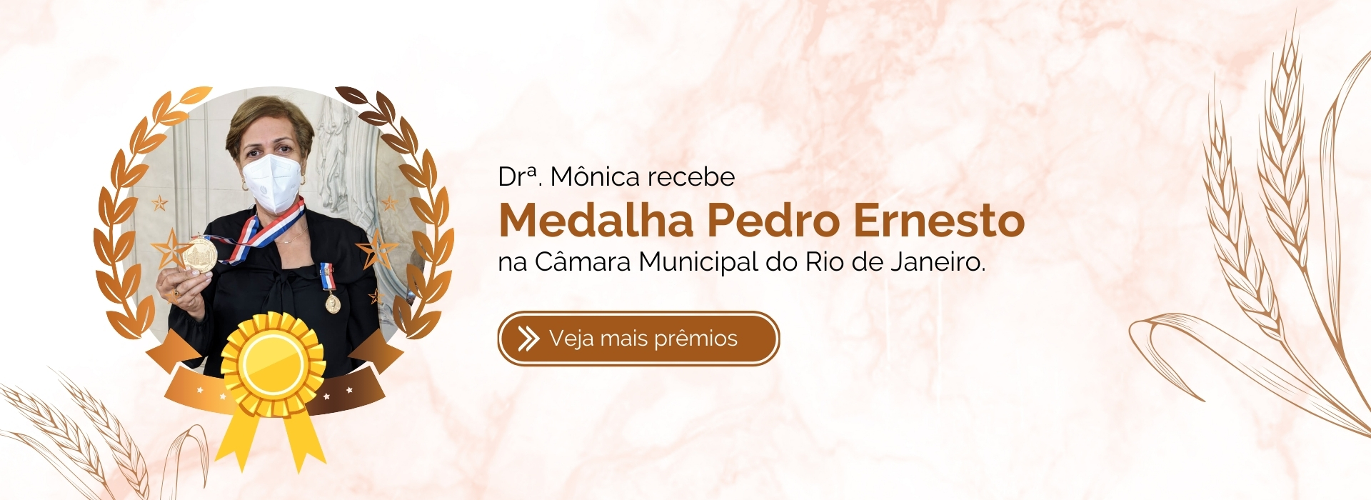 Dra. Mônica Cirne Albuquerque recebe Medalha Pedro Ernesto na Câmara Municipal do Rio de Janeiro.
